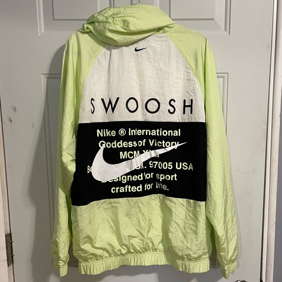 Men’s Nike oversized acid green wind breaker - Picture 2 of 3